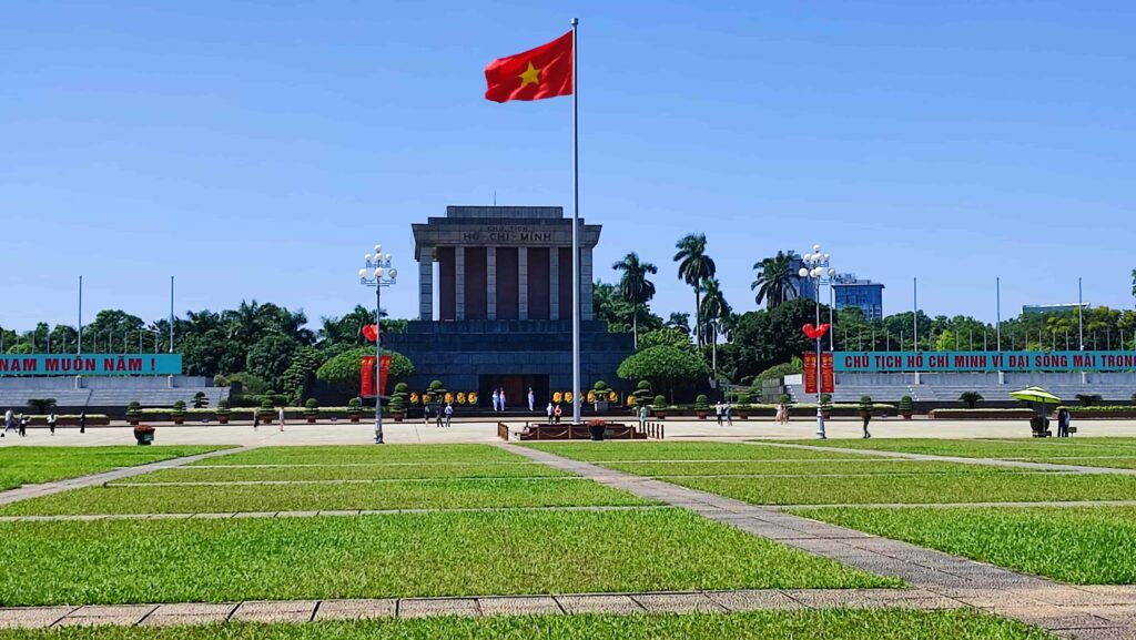 vietnam hanoi mausoleo